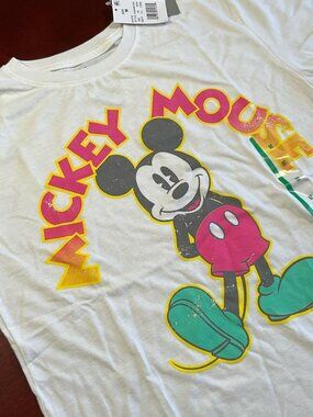 NWTs Womens Disney Jerry Leigh Mickey Mouse White Graphic T Shirt (Medium)